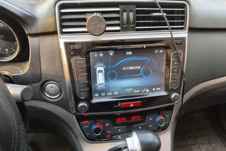 Used Haval H6 2015 Sport Edition 1.5T Automatic Two-Wheel Drive Luxury Model Audio And AC Panel