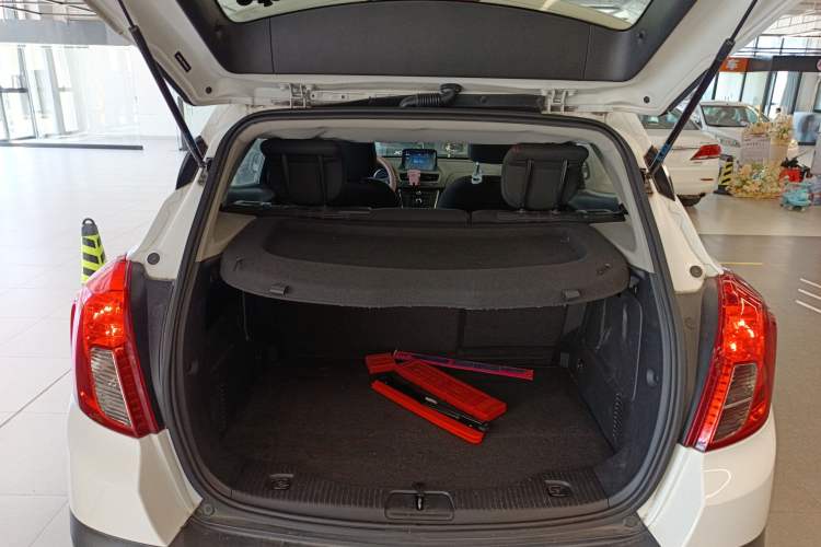 Used Buick Encore 2015 1.4T Automatic Two-Wheel Drive Urban Elite Version