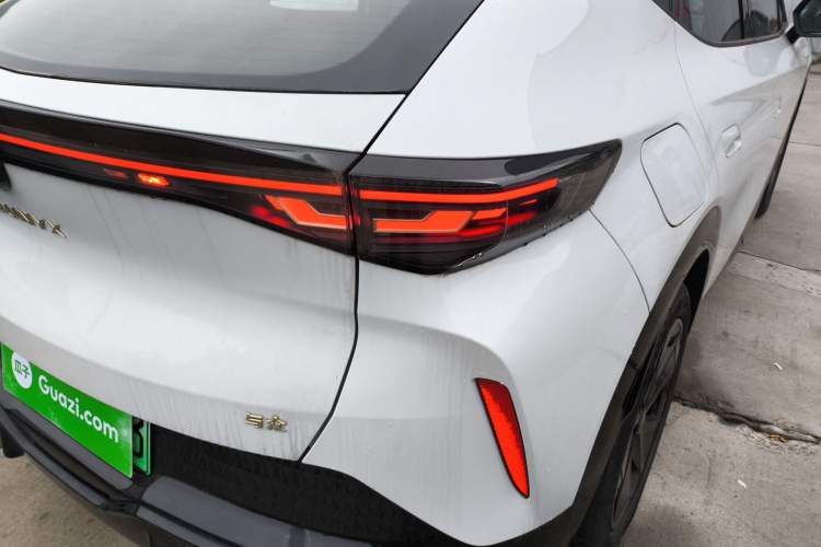 Used Volkswagen ID.UNYX 2024 Pro Long-Range Version Right Rear Taillight