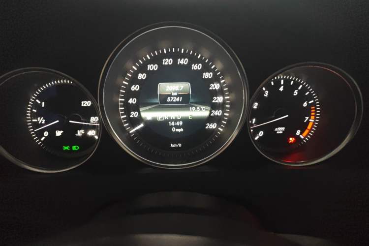 Used Mercedes-Benz C-Class 2013 C 180 Classic Grand Edition Instrument Cluster