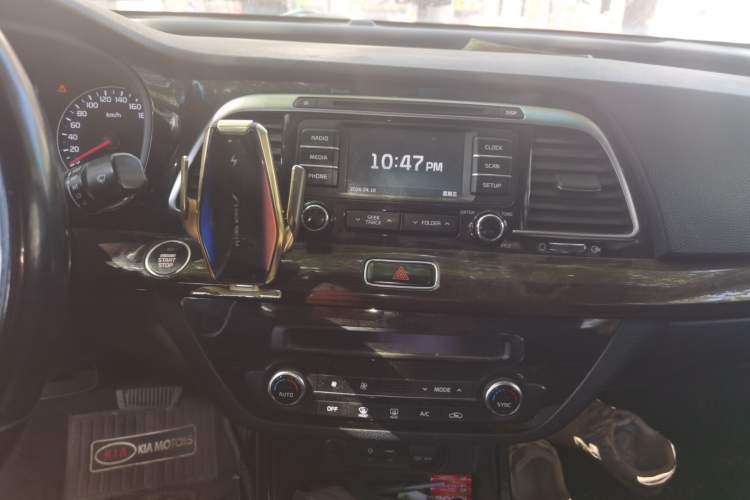 Used Kia K4 2017 1.6T Automatic T-DLX Turbo Audio And AC Panel