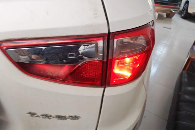 Used Ford EcoSport 2013 1.5L Automatic Fashion Model Exterior 3