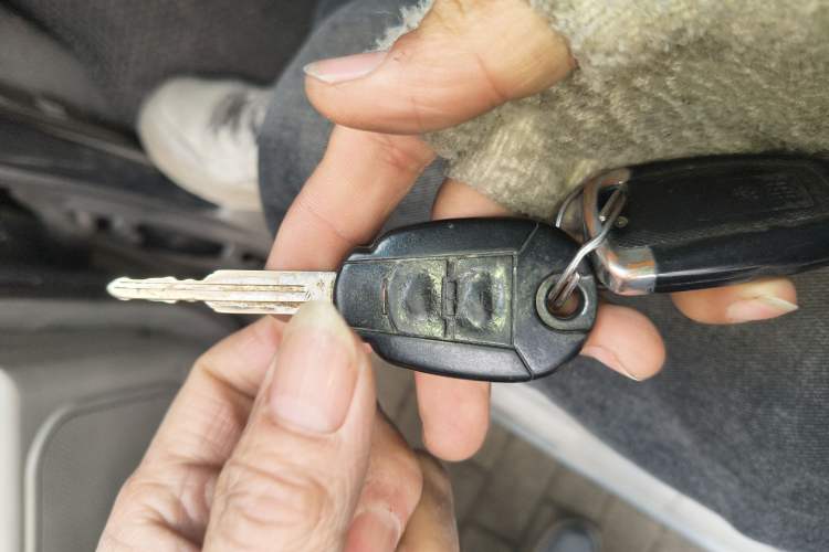 Used JAC Group Refine 2011 2.4L Colorful Journey Gasoline Standard Edition HFC4GA1-C
