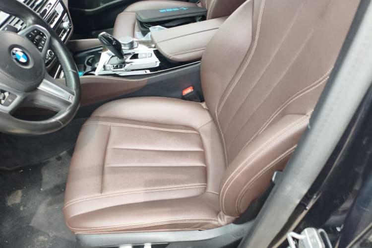 Used BMW 5 Series 2020 525Li M Sport Package Left Front Seat