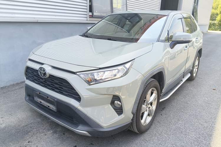 Used Toyota RAV4 2020 2.0L CVT Two-Wheel Drive Fashion Edition Guazi used car, China used car export, Used car for sale, Used  cars, Cheapest cars for sale