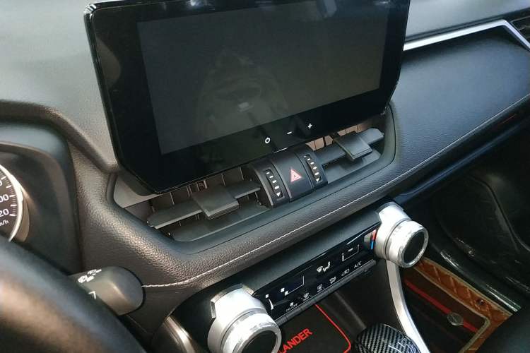 Used Toyota Wildlander 2023 2.0L CVT Two-Wheel Drive Leading Edition Audio And AC Panel