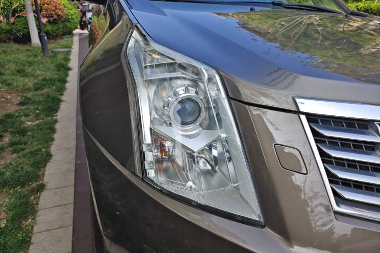 Used Cadillac SRX 2014 3.0L Elite Model Right Front Headlight
