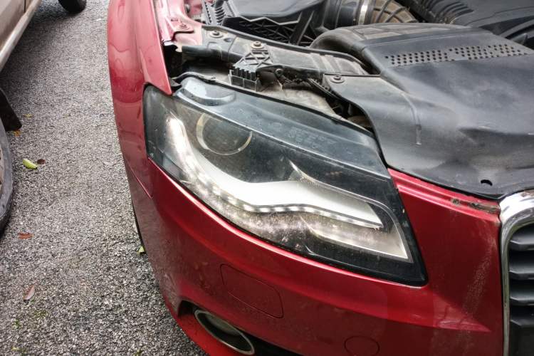 Used Audi A4L 2012 2.0 TFSI automatic Comfort trim level