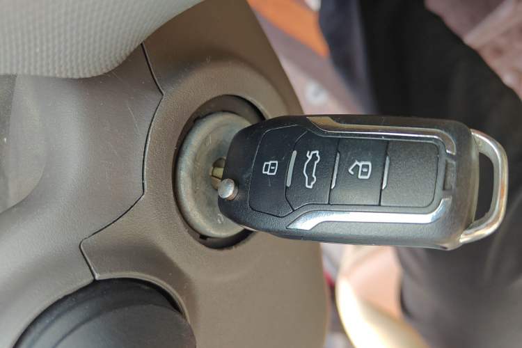 Used Ford Fiesta 2011 Hatchback 1.5L Automatic Fashion Edition Vehicle Key