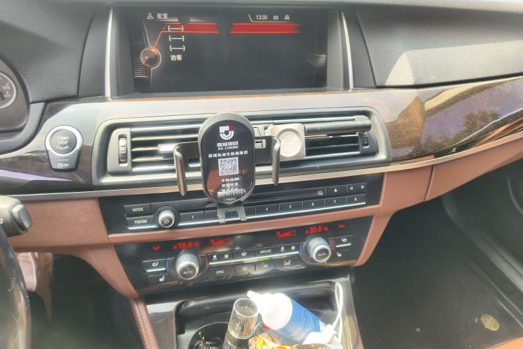 Used BMW 5 Series 2014 528Li Fashion Design Package Audio And AC Panel