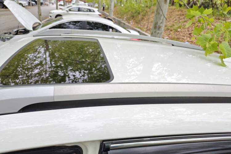 Used GAC Trumpchi GS4 2015 200T Manual Luxury Edition Roof