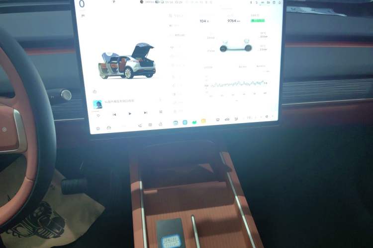 Used ONVO L60 2025 Model—60 kWh Rear-Wheel-Drive Version Audio And AC Panel