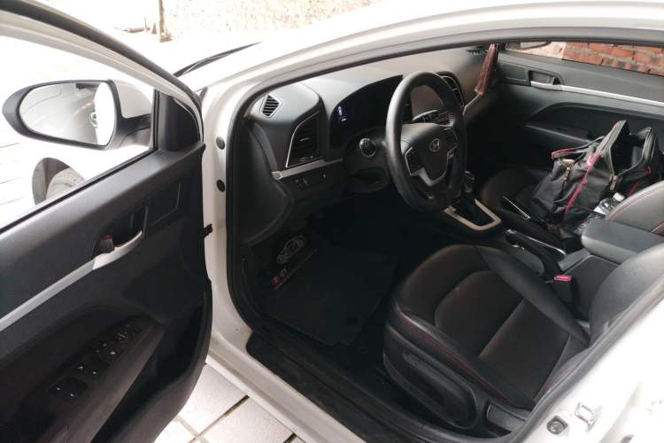 Used Hyundai Elantra (6th Generation / Lingdong) 2018 1.6L Automatic 15th Anniversary Special Edition Driver Seat