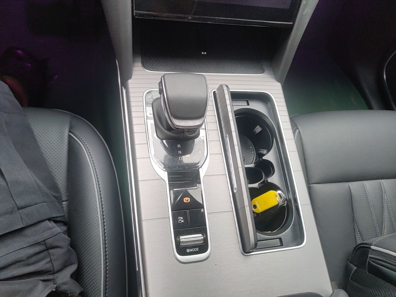 Hongqi HS7 PHEV 2024 2.0T PHEV Four-Wheel Drive Flagship Edition 7 Seats — снимка 18