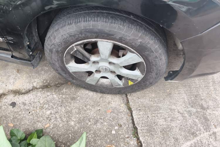 Used Nissan Tiida 2006 1.6G AT Right Front Wheel Hub