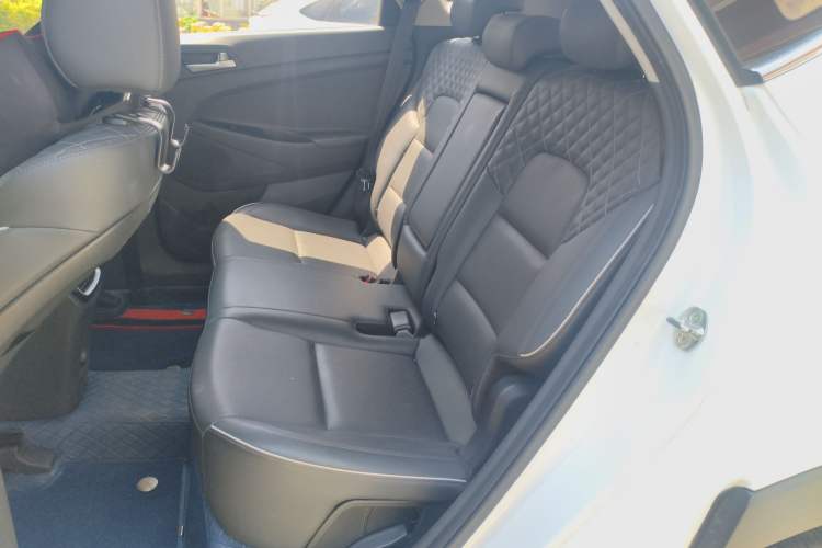 Used Hyundai Tucson 2020 280TGDi Two-Wheel-Drive GLS Fashion Edition China VI Standard
