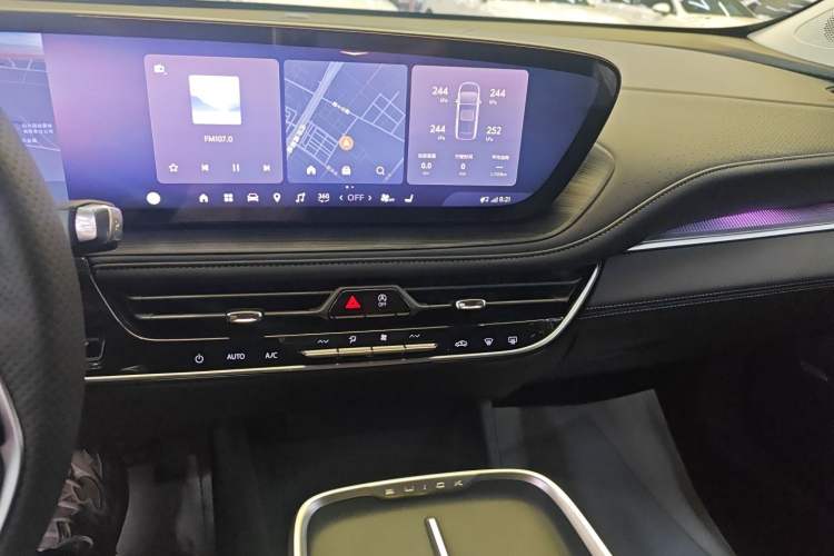 Used Buick LaCrosse 2026 Model Platinum Aivia Edition Audio And AC Panel