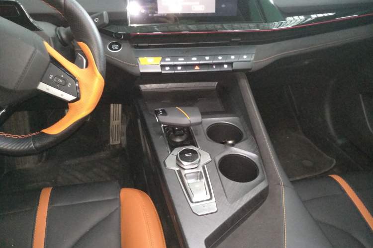 Used Changan UNI-V 2024 1.5T Prestige Sport Edition