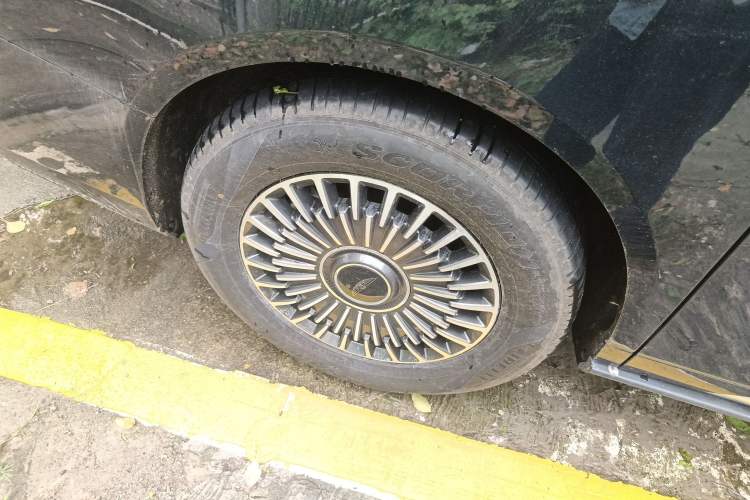 Used Geely Galaxy LEVC L380 2025 805 km Flagship Version All-Wheel Drive Right Rear Wheel Hub