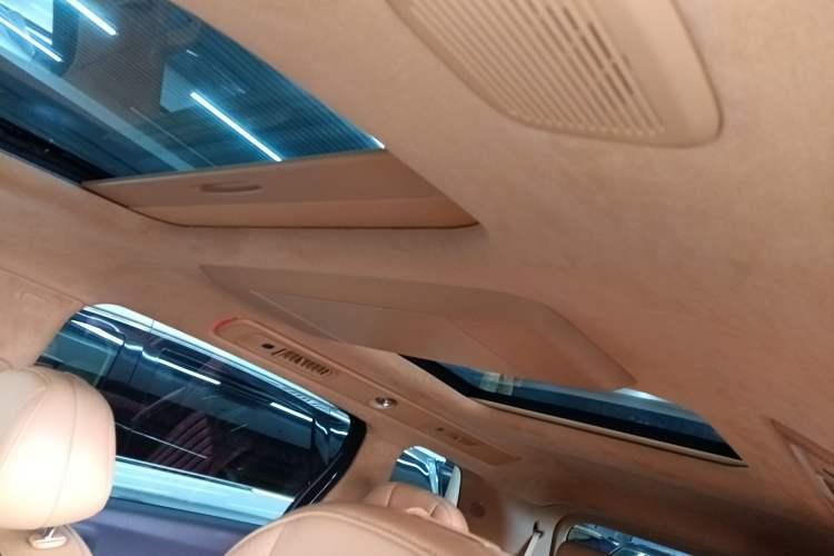 Used VOYAH Dream 2025 PHEV Four-Wheel-Drive Flagship Kunpeng Edition
