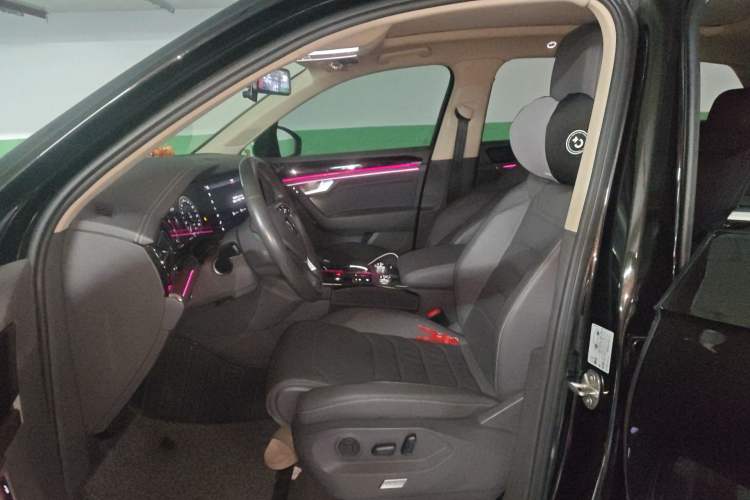 Used Volkswagen Touareg 2020 2.0 TSI RuiShang Edition China VI Standard
