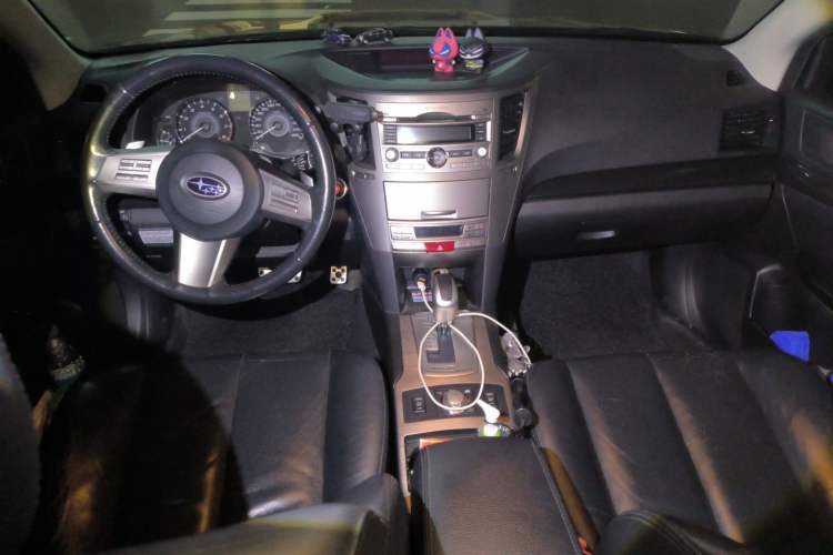 Used Subaru Legacy 2010 2.5GT Luxury Edition Center Console