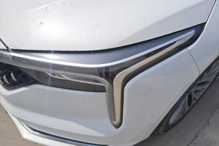 Used Bestune B70 2022 Third Generation 1.5T Automatic Enjoyment Version Left Front Headlight