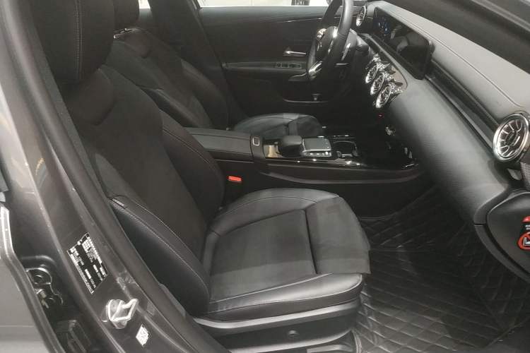 Used Mercedes-Benz A-Class 2021 A 200 L Sport Sedan Fashion Model
