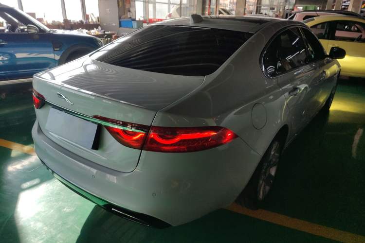 Used Jaguar XFL 2018 XFL 2.0T 250 PS Luxury Edition
