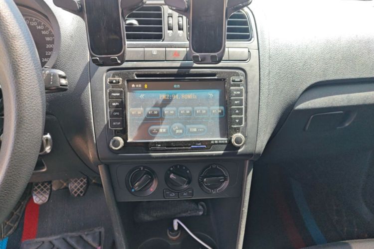 Used Volkswagen Polo 2013 1.6L Manual Comfort Edition Audio And AC Panel