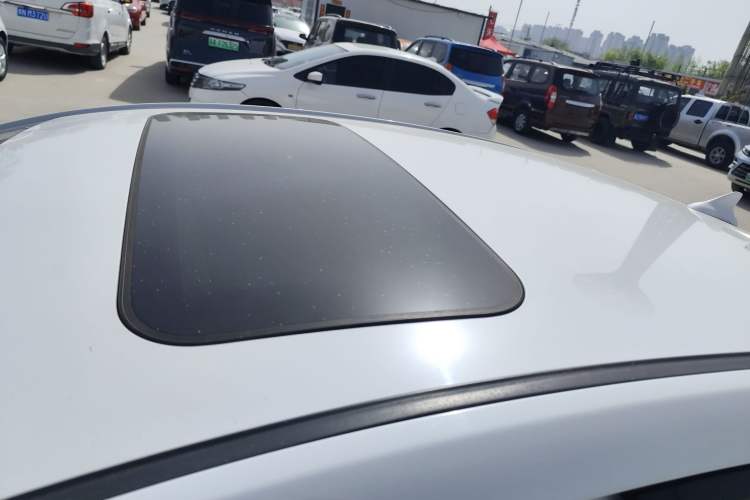 Used Geely Auto Emgrand 2017 Sedan Million Edition 1.5L Manual Upward Connect Version