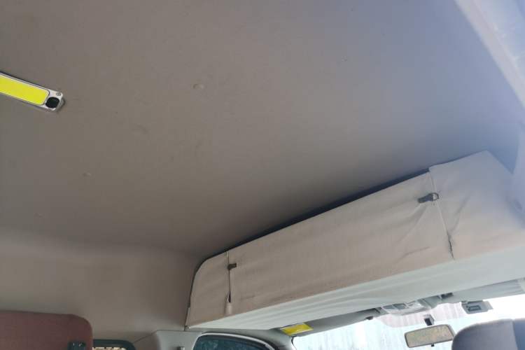 Used SAIC MAXUS Xintu V80 2023 2.0T Manual Classic Aoyuntong Long Wheelbase Mid-Height 6/7/8/9-Seater