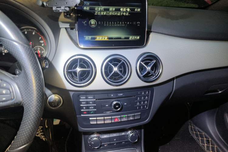 Used Mercedes-Benz B-Class 2017 B 200 Sport Edition Audio And AC Panel