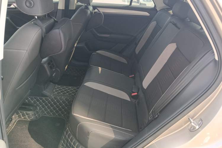 Used Volkswagen T-ROC 2021 280TSI DSG Two-Wheel Drive Elite Connect Edition Left Rear Seat