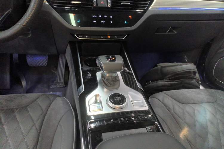 Used Hongqi HS5 2019 2.0T Smart Connect Flagship All-Wheel-Drive Version
