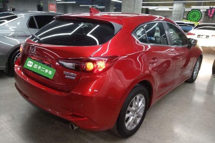 Used Mazda Mazda 3 Axela 2019 Cloud-Control Edition Hatchback 1.5L Automatic Comfort Model China VI Standard