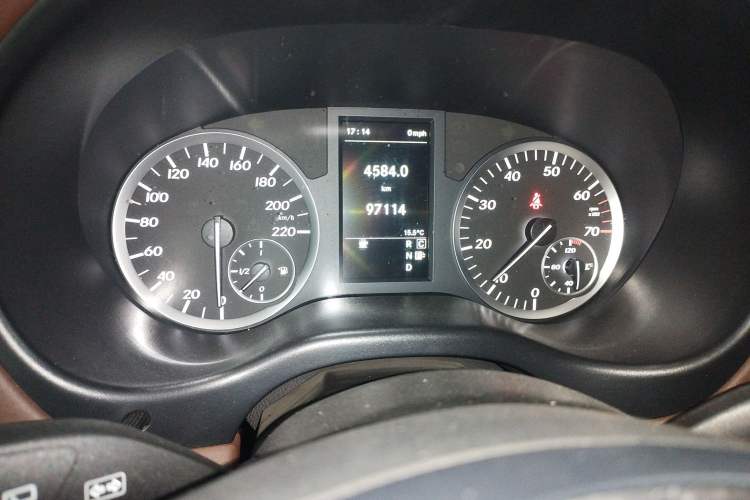 Used Mercedes-Benz Vito 2018 2.0T Business Version China V Emission Standard Instrument Cluster