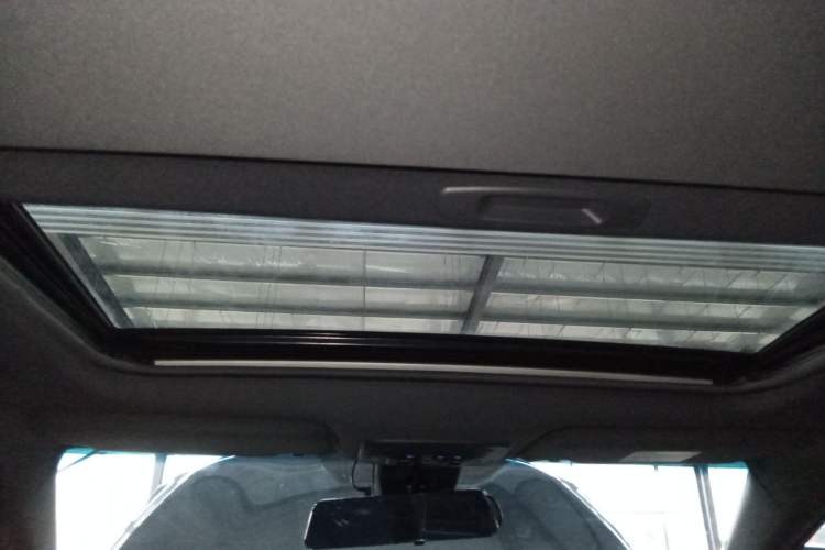 Used Toyota Avalon 2023 2.0L XLE Deluxe Edition