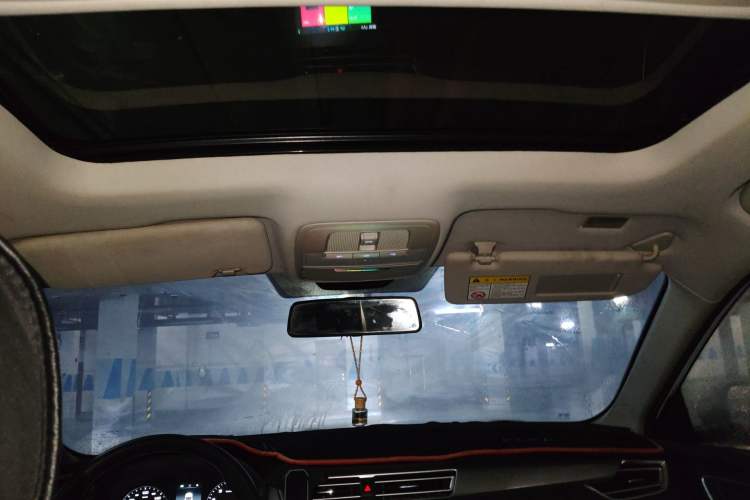 Used Roewe i5 2020 1.5L Automatic 4G Connected Linghao Edition Headliner