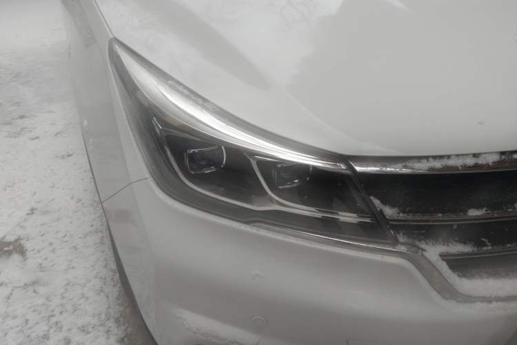 Used Baojun 730 2017 1.5T Manual Prestige Version 7 Seats Right Front Headlight