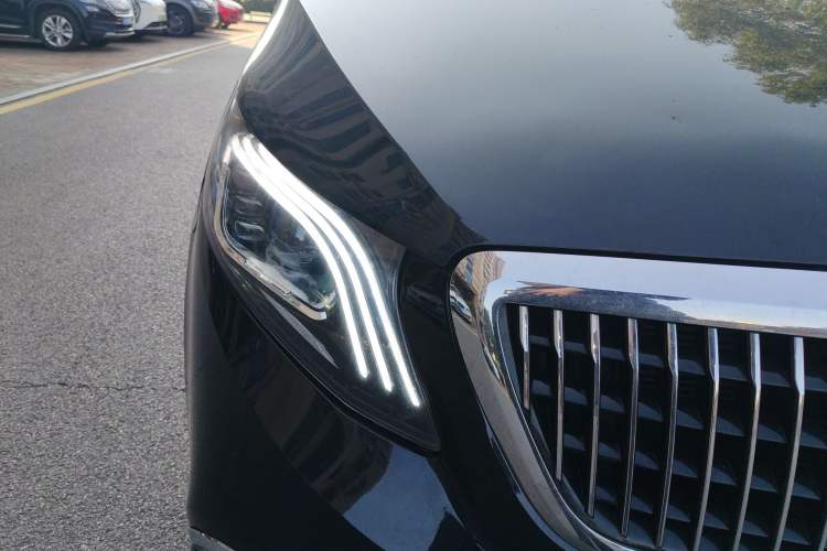 Used Mercedes-Benz Vito 2018 2.0T Elite Version 7 Seats China VI Emission Standard
