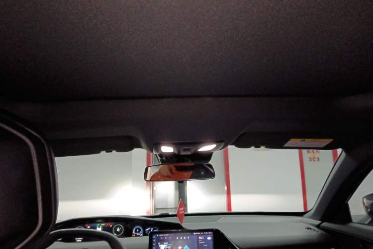 Used CHANGAN UNI-V 2022 1.5T Prestige Version