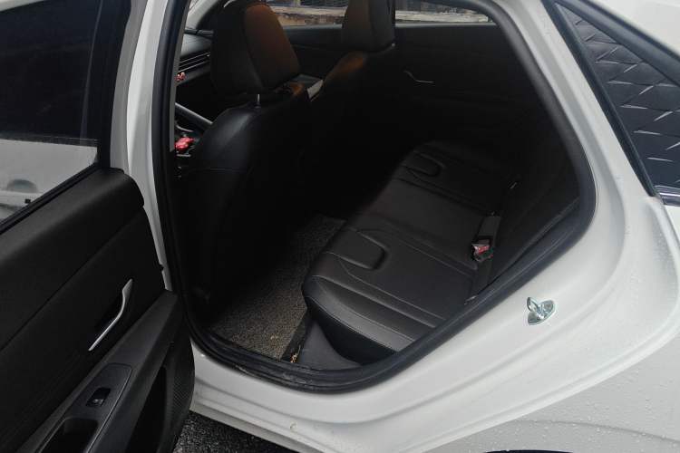 Used Hyundai Elantra 2023 1.5L CVT LUX Prestige Edition Left Rear Seat