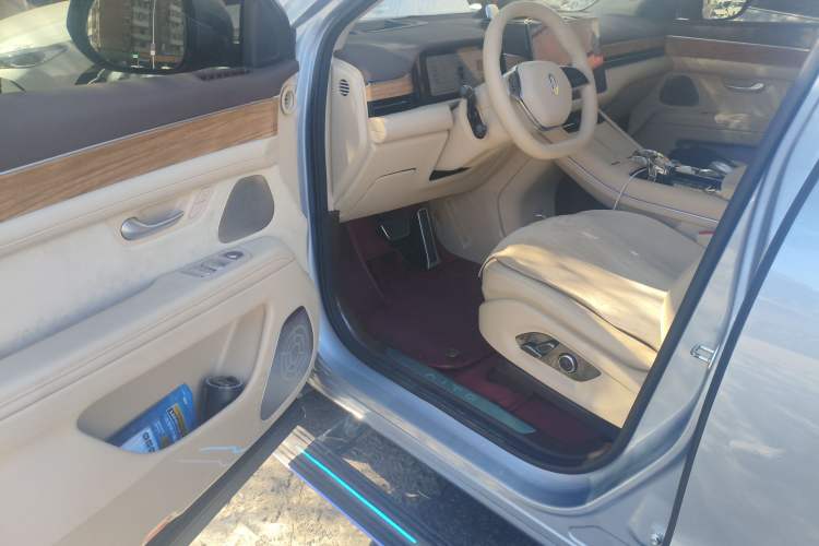 Used Hima AITO M7 2024 1.5T Rear-Drive Plus Version 6 Seats