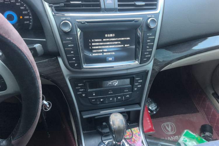 Used CHANGAN Raeton 2014 1.8T Automatic Elite Anniversary Edition China IV Standard Audio And AC Panel