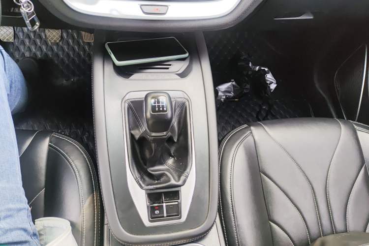 Used JETOUR X70M 2022 1.5T Manual Advanced Partner Version 5 Seats Gear Lever