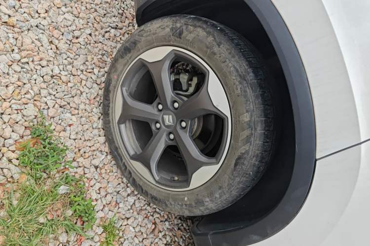 Used Baojun RM-5 2019 1.5T CVT 24-Hour Online Prestige Version 5 Seats Right Rear Wheel Hub