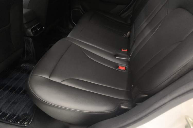 Used Haval H6 2018 Red-Label Sport Edition 1.5T Automatic Two-Wheel Drive Elite Model Left Rear Seat