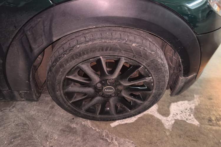 Used MINI 2016 1.5T COOPER Five-Door Edition Right Front Wheel Hub