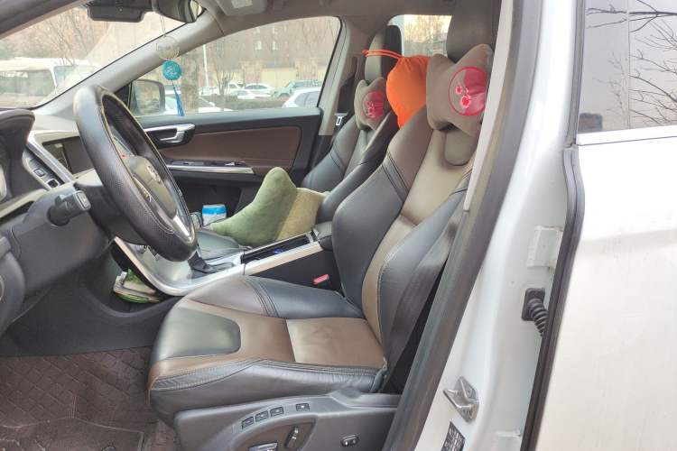 Used Volvo XC60 2017 T5 AWD Smart Range Edition Left Front Seat